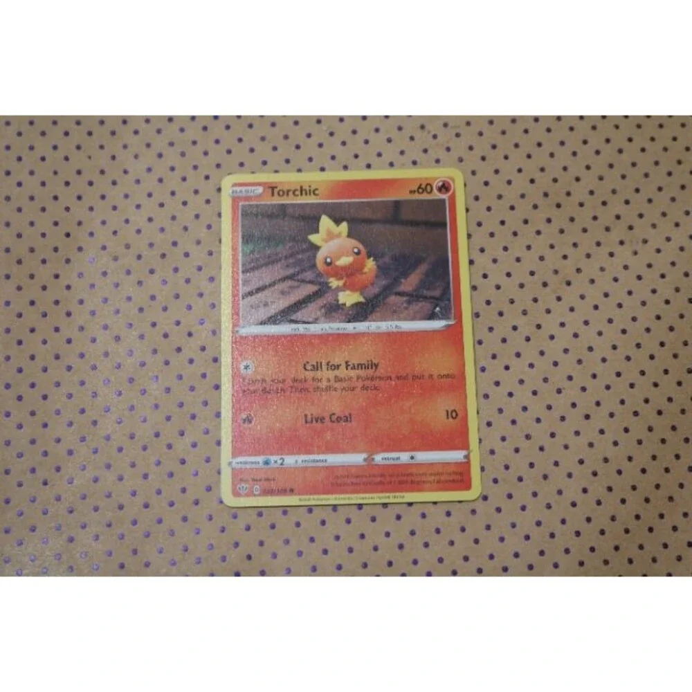 Torchic 022/189 Pokemon Card (2020)